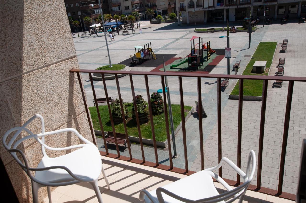 Black And White Suitte "Plaza" Noja Exterior foto